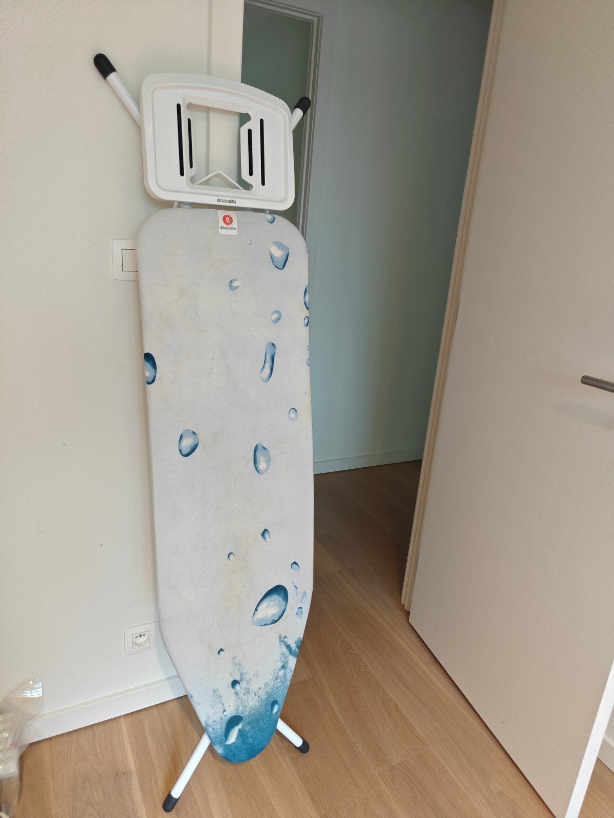 Brabantia Table à repasser, 110x30 cm avec repos-fer solide, Electroménager, Enlèvement, Utilisé