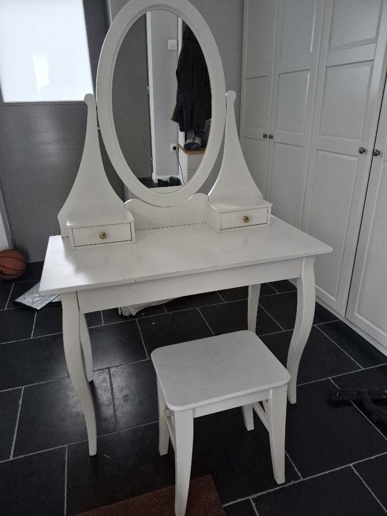 Coiffeuse IKEA gratuite avec tabouret, Enlèvement