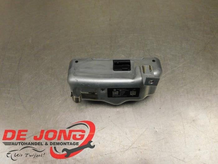 Serrure de contact électronique d'un Volkswagen Multivan T7, Volkswagen, -, 3 mois de garantie, Utilisé