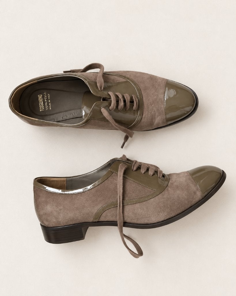 Chaussures à lacets Moschino Cheap and Chic taille 41, Enlèvement ou Envoi, Beige, Moschino, Autres types