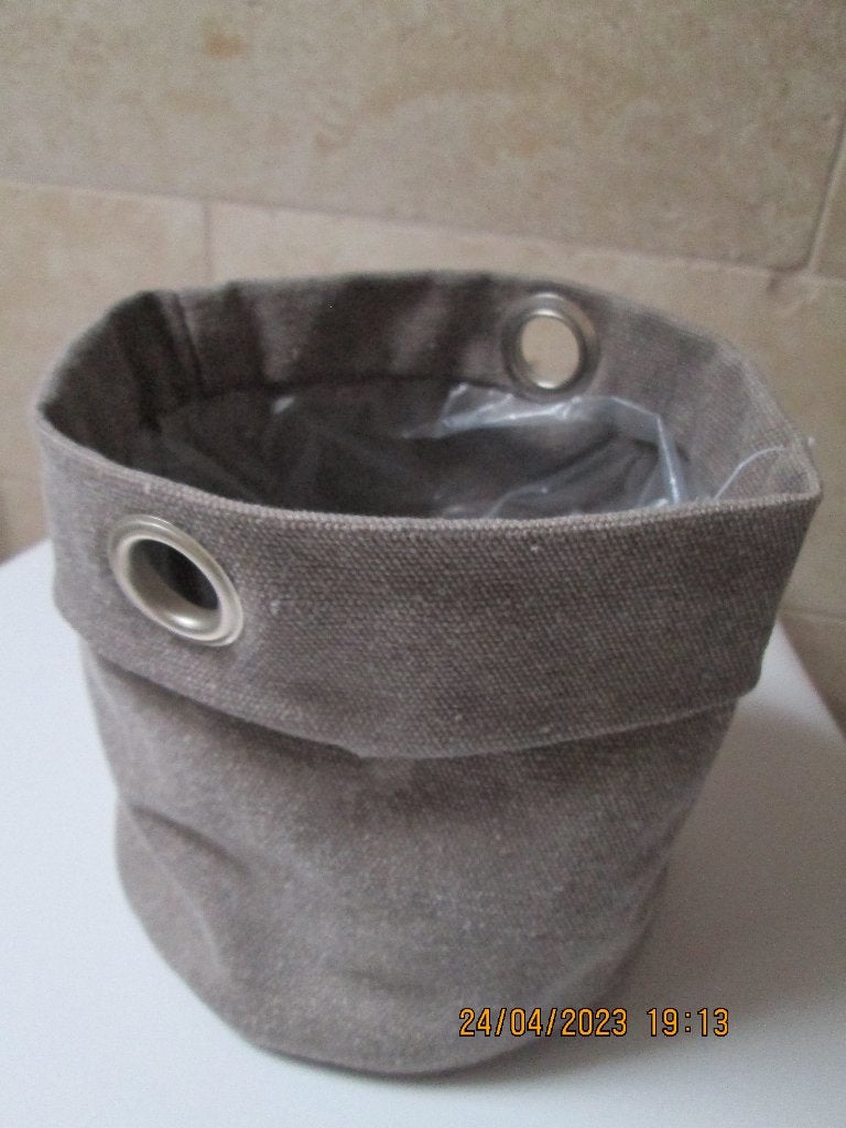 Panier gris en coton, Textile, Rond, Avec espace de rangement, Comme neuf