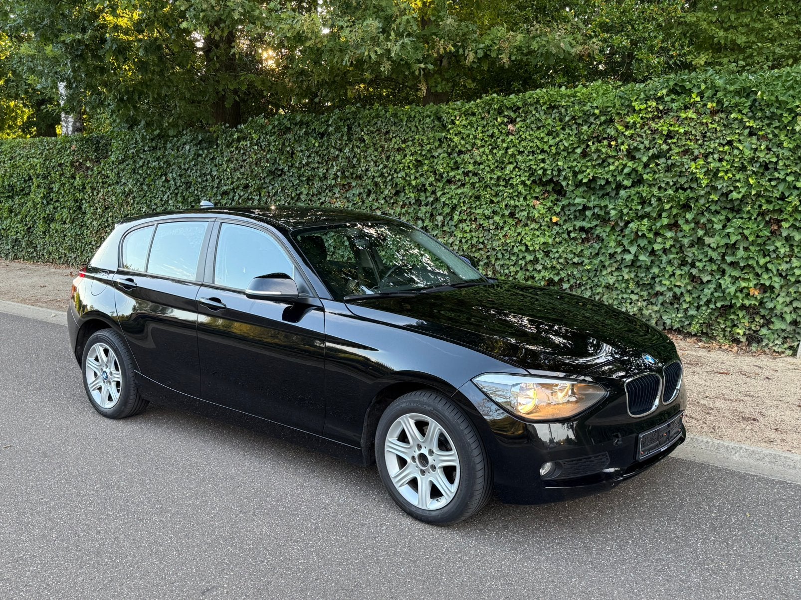 Bmw 116 gekeurd voor verkoop 106000km, 4 cilinders, Zwart, 5 deurs, Particulier