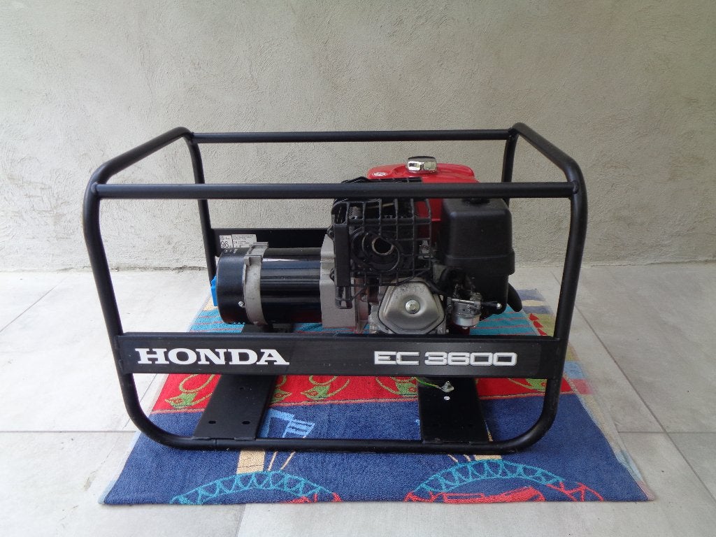 Générateur Honda EC 3600 à l'état neuf, Bricolage & Construction, Enlèvement, Comme neuf, Moins de 5 kVA, Essence