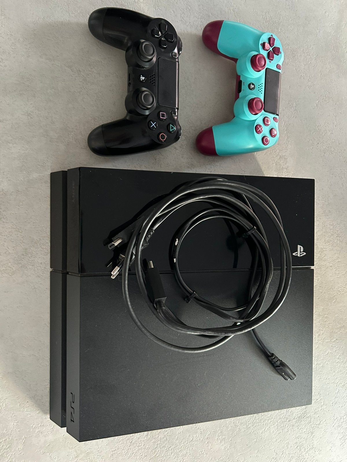 PS4 met vele toebehoren, Games en Spelcomputers, Ophalen, Met games, Met 2 controllers, Zo goed als nieuw
