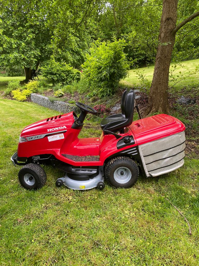 Tondeuse à gazon à conducteur assis, Tuin en Terras, Ophalen, Honda, Zo goed als nieuw, 90 tot 120 cm