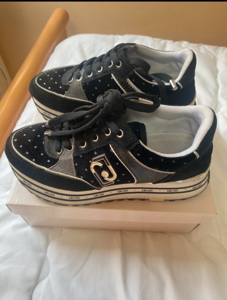 Basket Liu go, Kleding | Dames, Schoenen, Verzenden, Zwart, Zo goed als nieuw, Sneakers