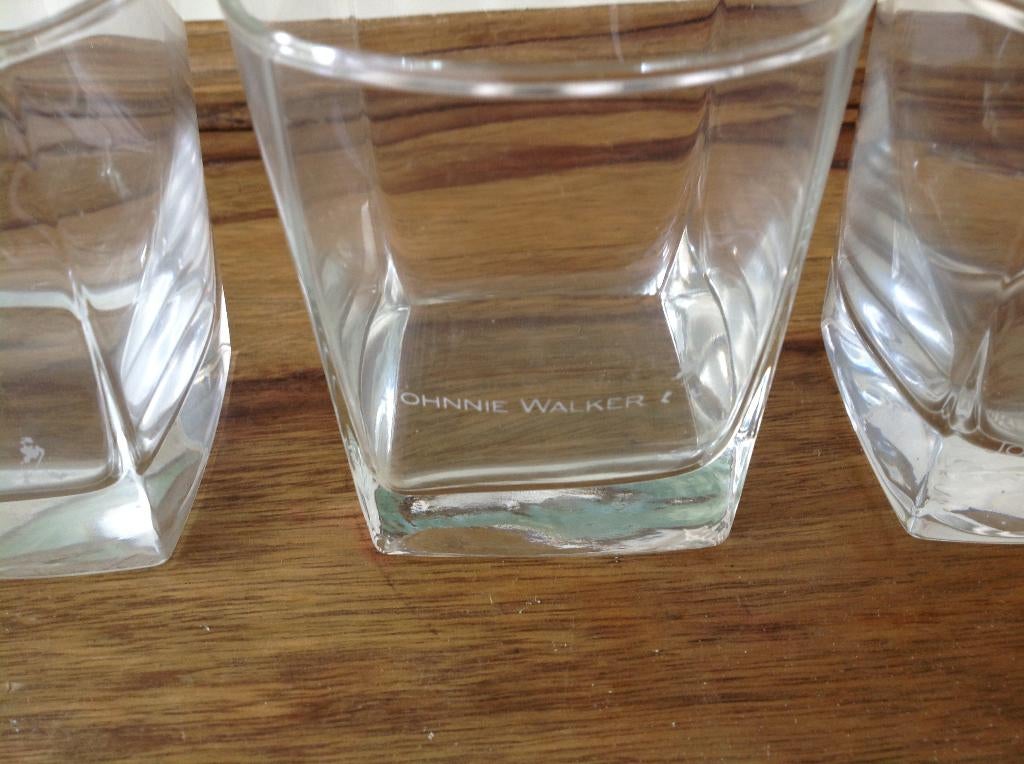 3 whisky glazen "Johnnie Walker" in mooie en goede staat, Verzamelen, Ophalen of Verzenden, Zo goed als nieuw