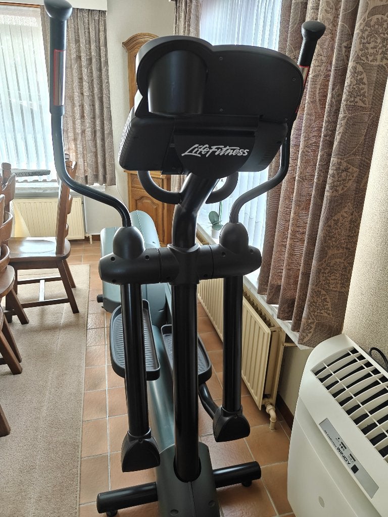Crosstrainer - Life Fitness, Sport en Fitness, Ophalen, Overige materialen, Benen, Gebruikt