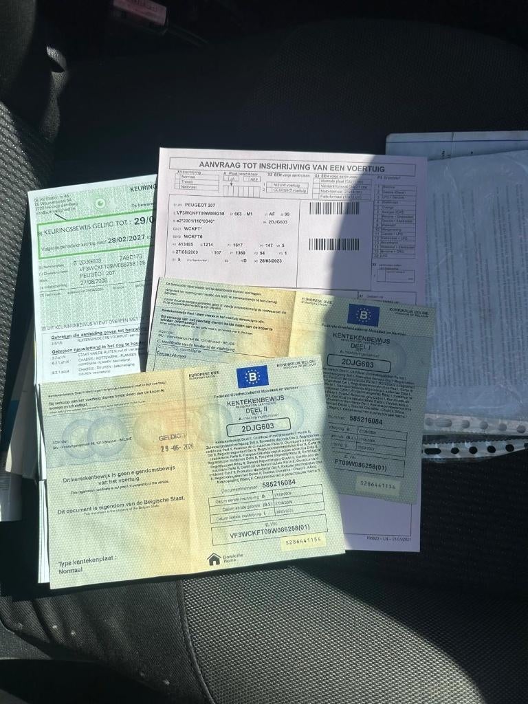Peugeot 207, Auto's, Peugeot, Particulier, Benzine, Euro 5, Stadsauto, 5 deurs, Handgeschakeld, Zilver of Grijs, Zwart, Stof, Voorwielaandrijving