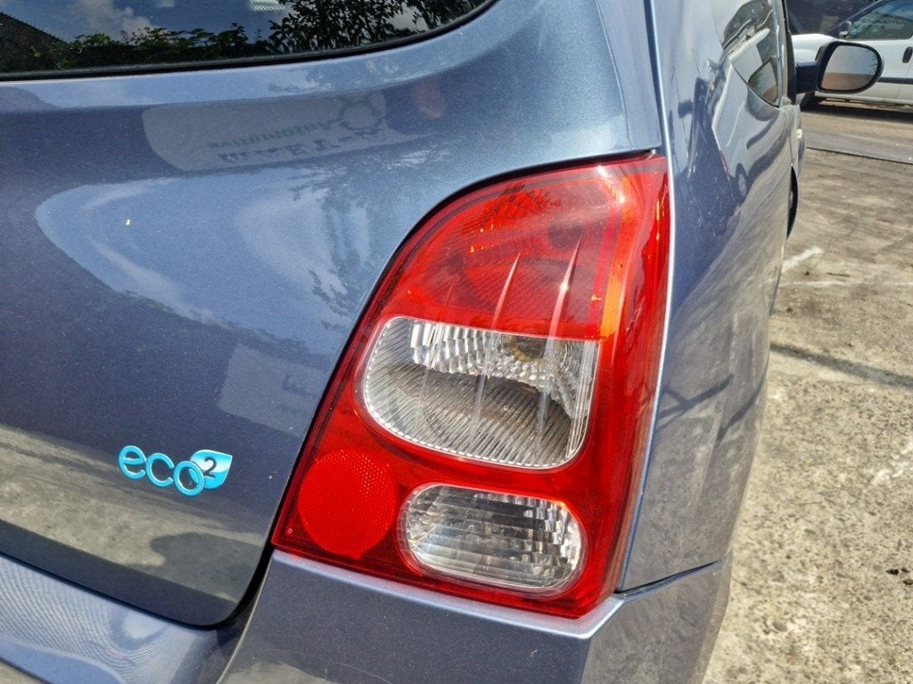ACHTERLICHT RECHTS Renault Twingo II (CN) (|8200387889|), Gebruikt, Renault, Peter-Huppertz-Straße 5
51063  Köln, DE, Dialog.deutschland@renault.de