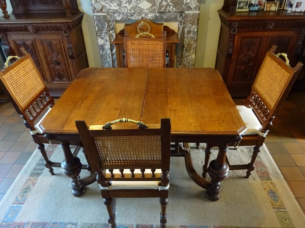 Antieke Mechelse eiken tafel met 6 stoelen en kussens, Antiek en Kunst, Ophalen