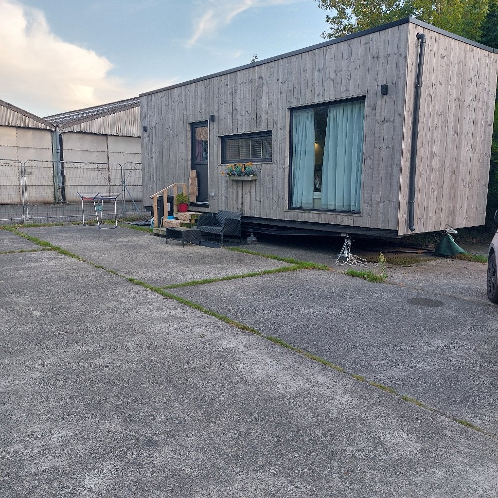 instapklaar Tiny House / Luxe  (9m x 3m) – Bouwjaar 2022, Caravans en Kamperen, Stacaravans, tot en met 2, Ophalen