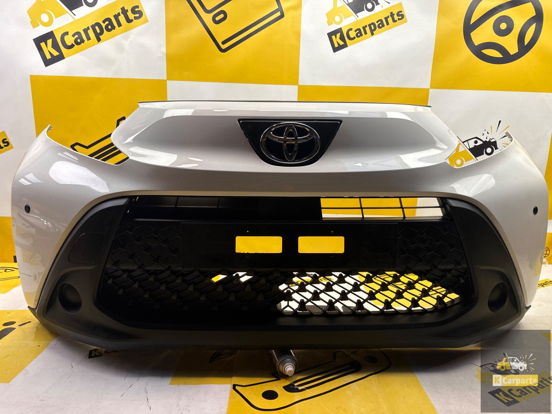 Toyota Aygo X voorbumper compleet, Info@toyota.co.jp, Gebruikt, Voor, Toyota Motor Corporation