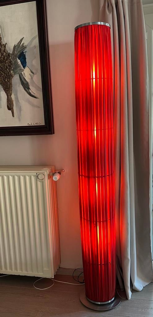 Lampe design/Dix heures dix/La Ronde Rouge 195 cm de haut, Enlèvement, Comme neuf
