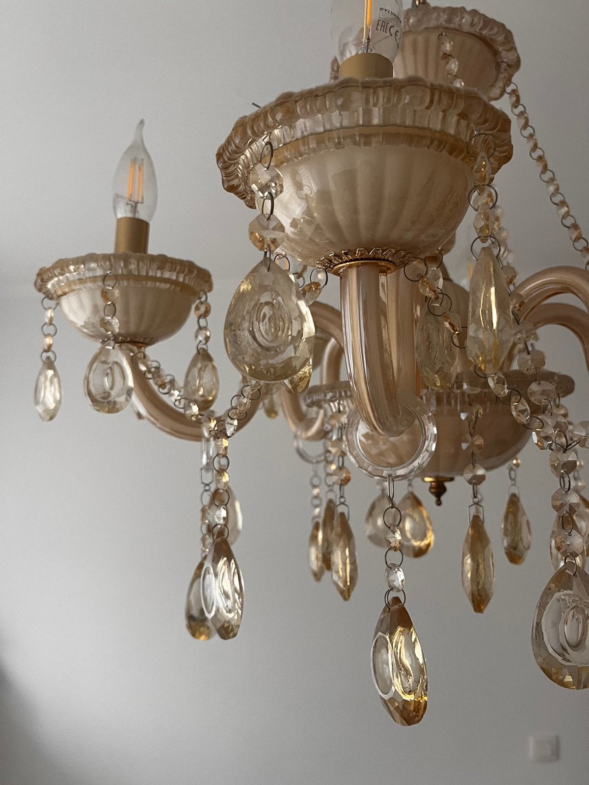 beige/gouden chandelier, Huis en Inrichting, Lampen | Kroonluchters, Ophalen, Zo goed als nieuw