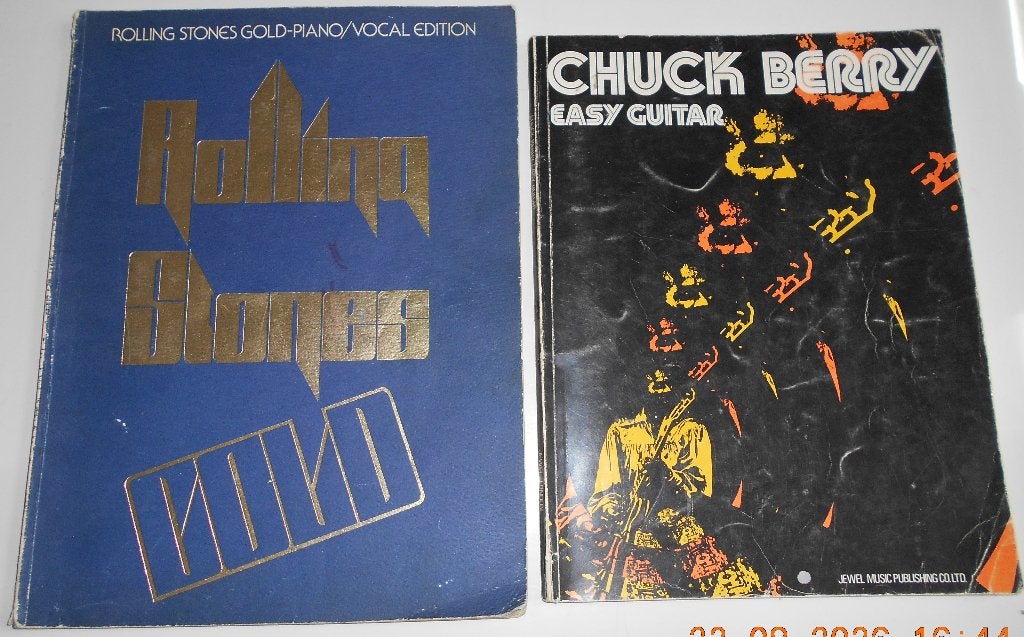 BLADMUZIEK; CHUCK BERRY & ROLLING STONES, Gelezen, Overige, Ophalen of Verzenden, Divers auteurs