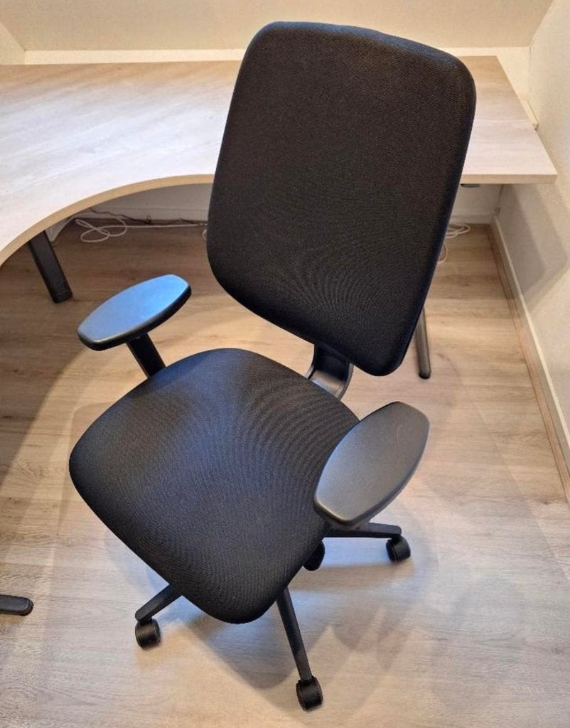 Fauteuil de bureau ergonomique Giroflex modèle 353, Maison & Meubles, Chaises de bureau, Comme neuf, Chaise de bureau, Noir, Ergonomique
