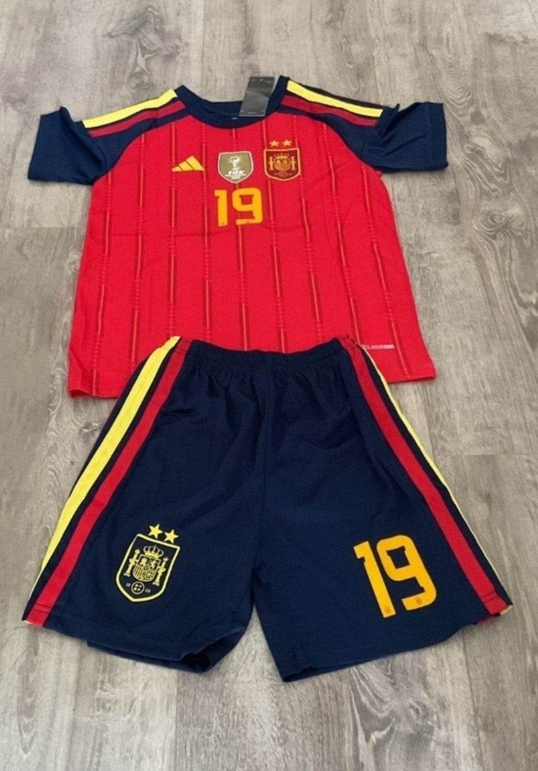 New Spain voetbalset voor kinderen, Sport en Fitness, Maat XS of kleiner, Verzenden, Nieuw, Shirt