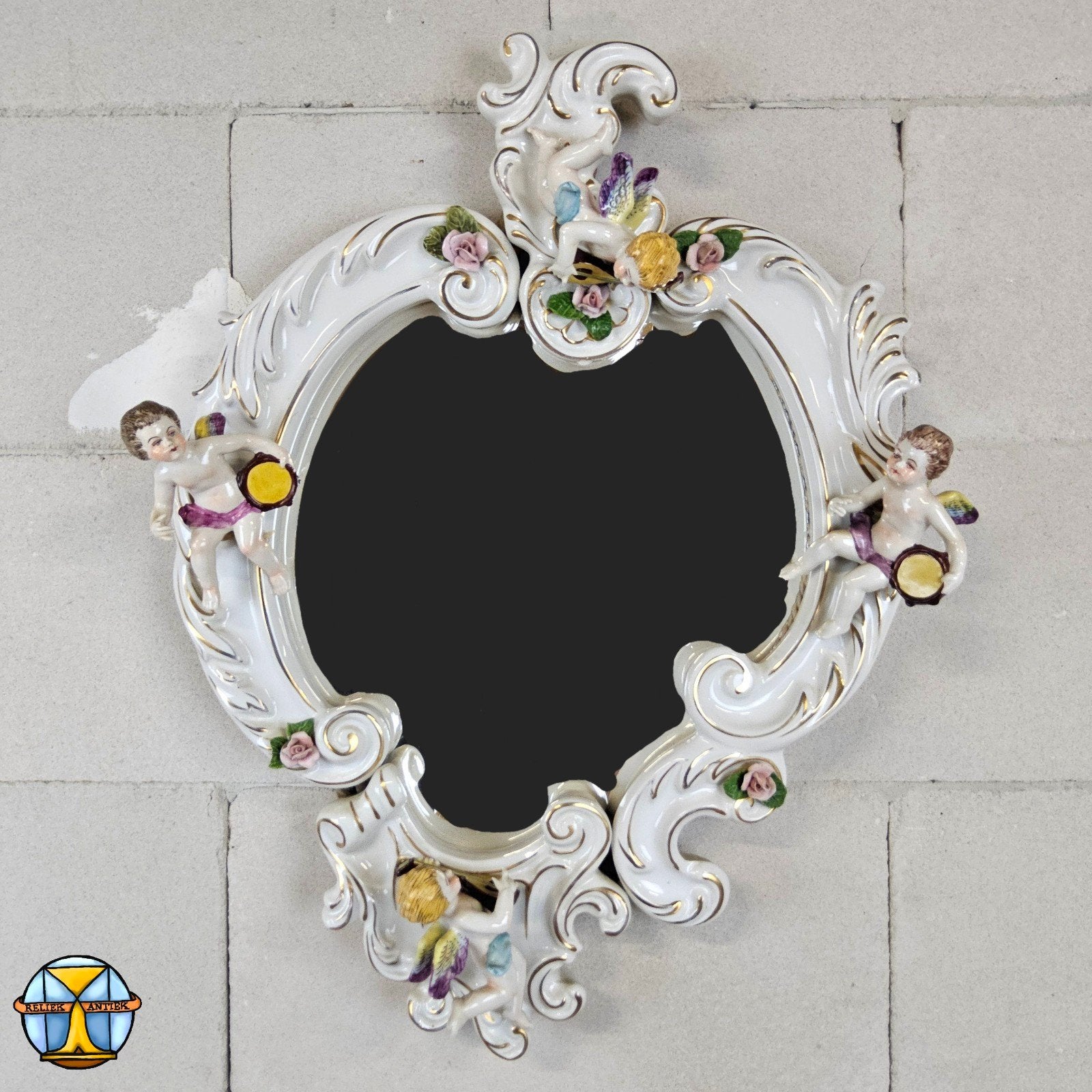 Miroir ancien de Dresde en porcelaine, anges, fleurs (43x32c, Enlèvement ou Envoi