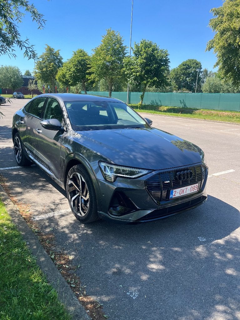 Audi Q8 Etron Sportback 55 S Line / BTW aftrekbaar, Autos, Cuir, Argent ou Gris, Achat, Automatique
