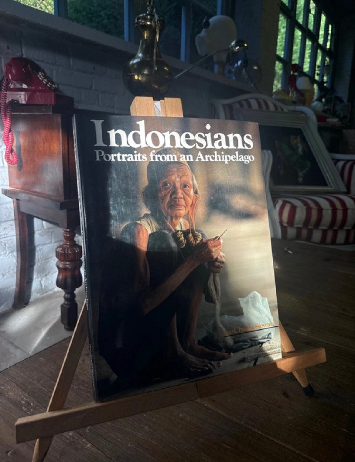 Vintage fotoboek "Indonesiërs: Portretten van een archipel", Boeken, Kunst en Cultuur | Fotografie en Design, Ophalen, Zo goed als nieuw
