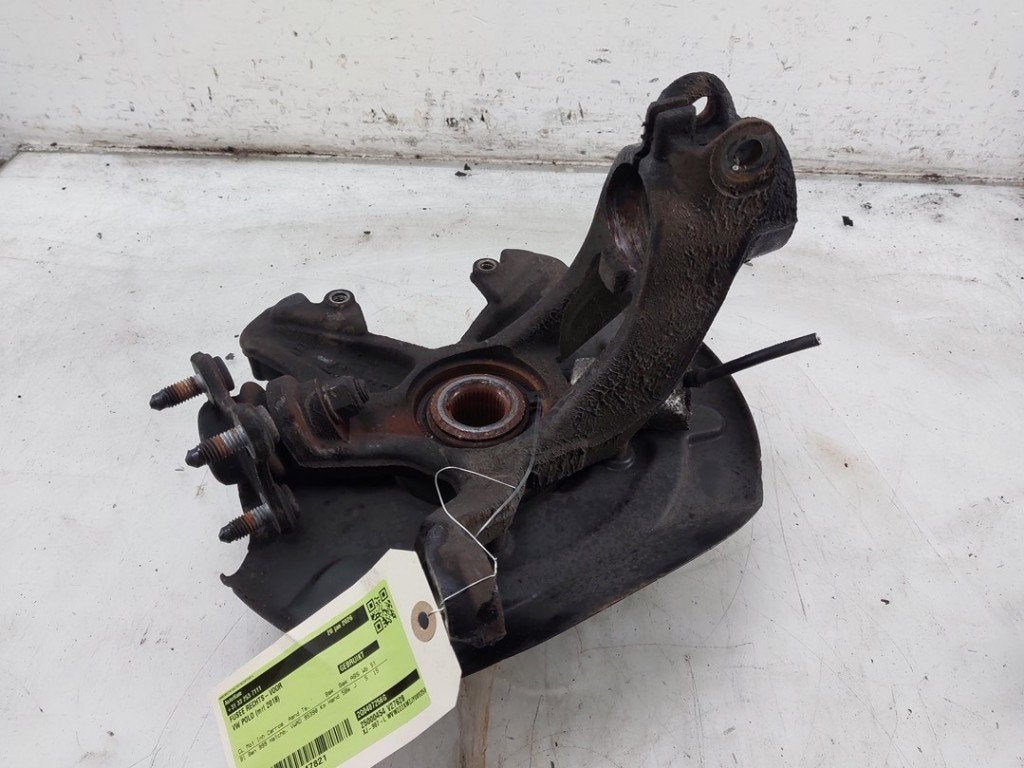 FUSEE AVANT DROITE Volkswagen Polo VI (AW1), Dhr. J. Ham, Volkswagen, Administratie@autoham.nl, Utilisé