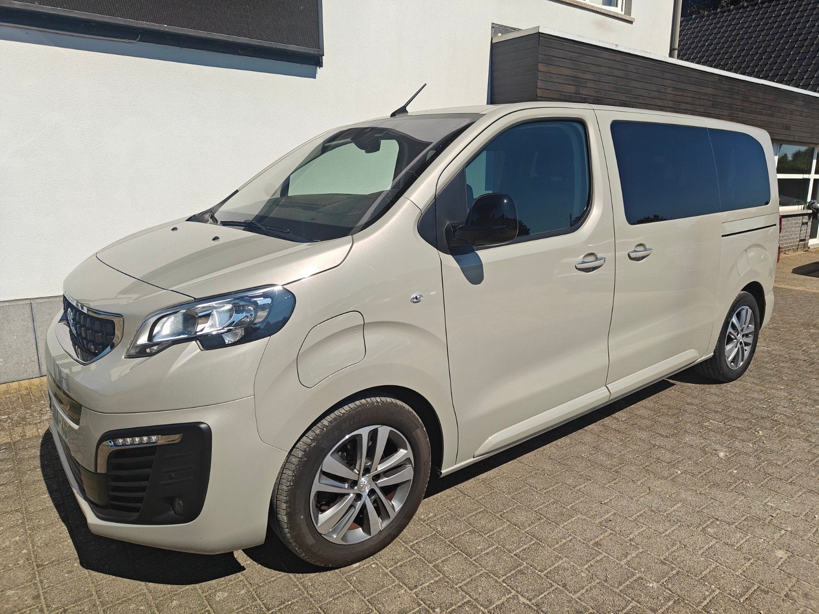Peugeot e-Traveller Active 8 places 75 kWh L2, Autos, Peugeot, Entreprise, Achat, Traveller, ABS, Caméra de recul, Airbags, Air conditionné
