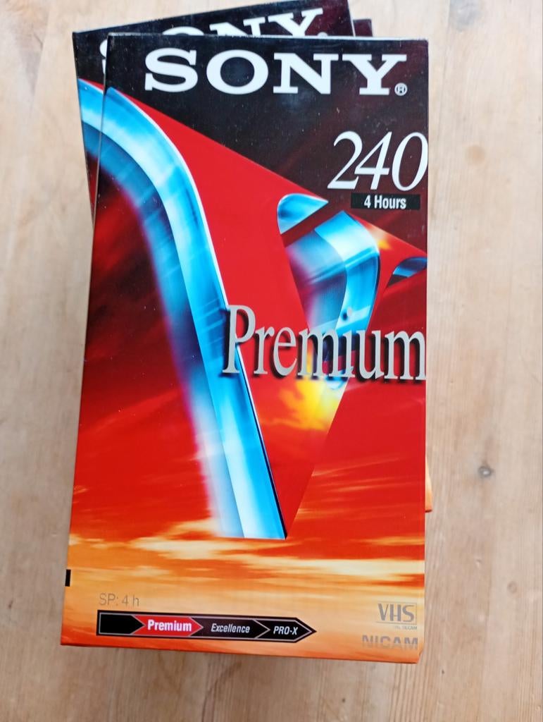 4 caméras VHS Sony E240V VIDCASS PREM OS gratuites, Enlèvement