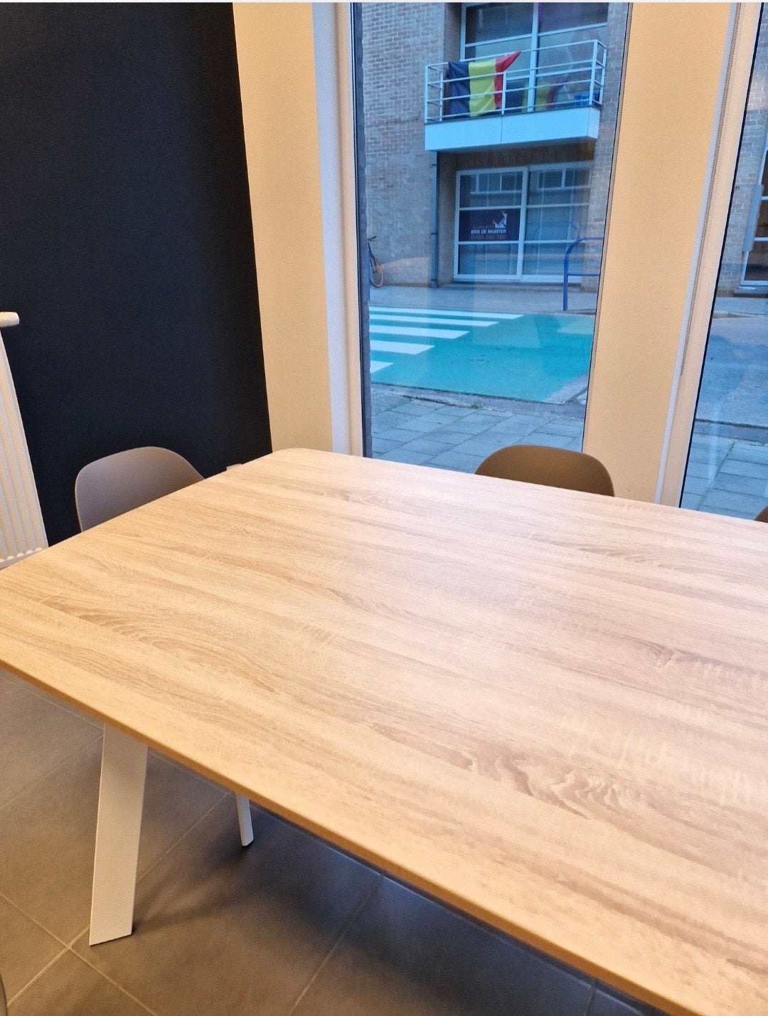 Grote vergadertafel Elias Perfecta, Ophalen