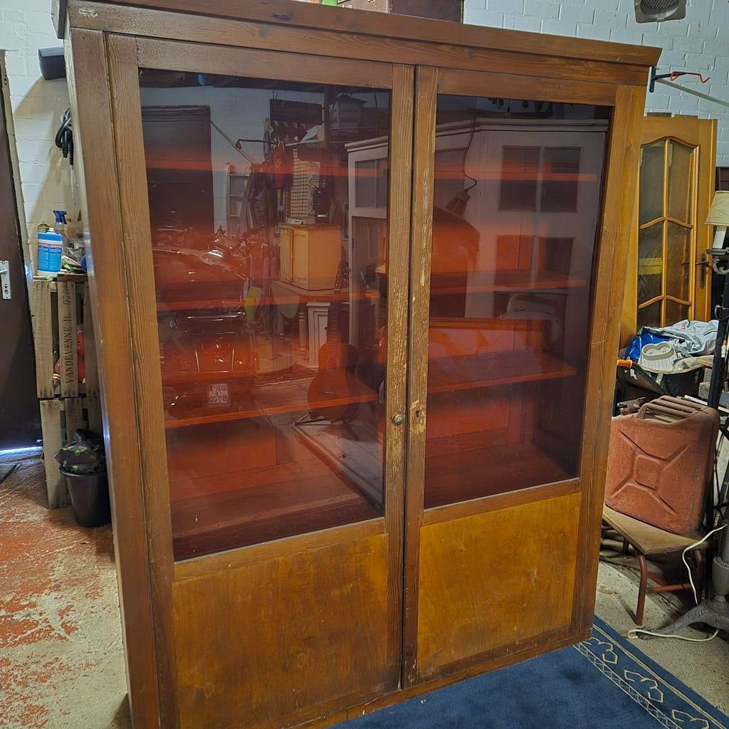 Kast / vitrine, Ophalen