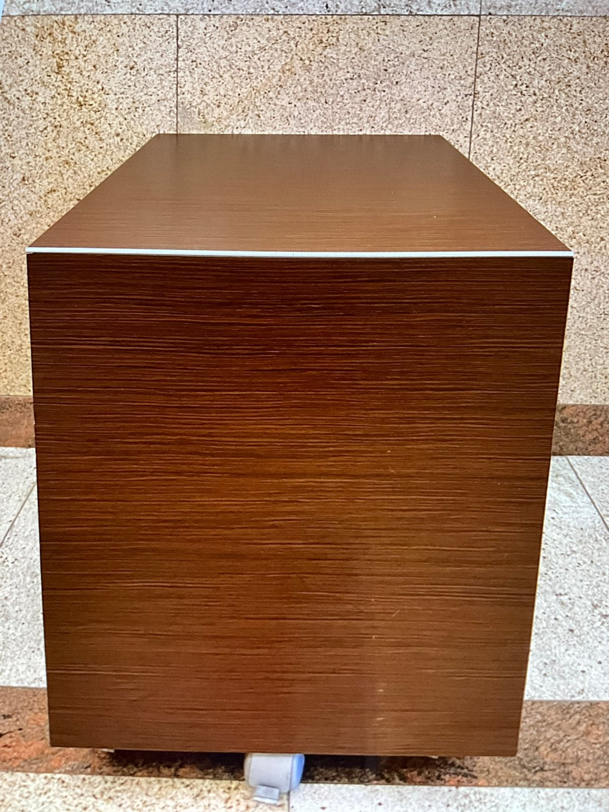 Meuble de bureau sur roulettes, Maison & Meubles, Enlèvement, Utilisé, Autres essences de bois, Plusieurs portes