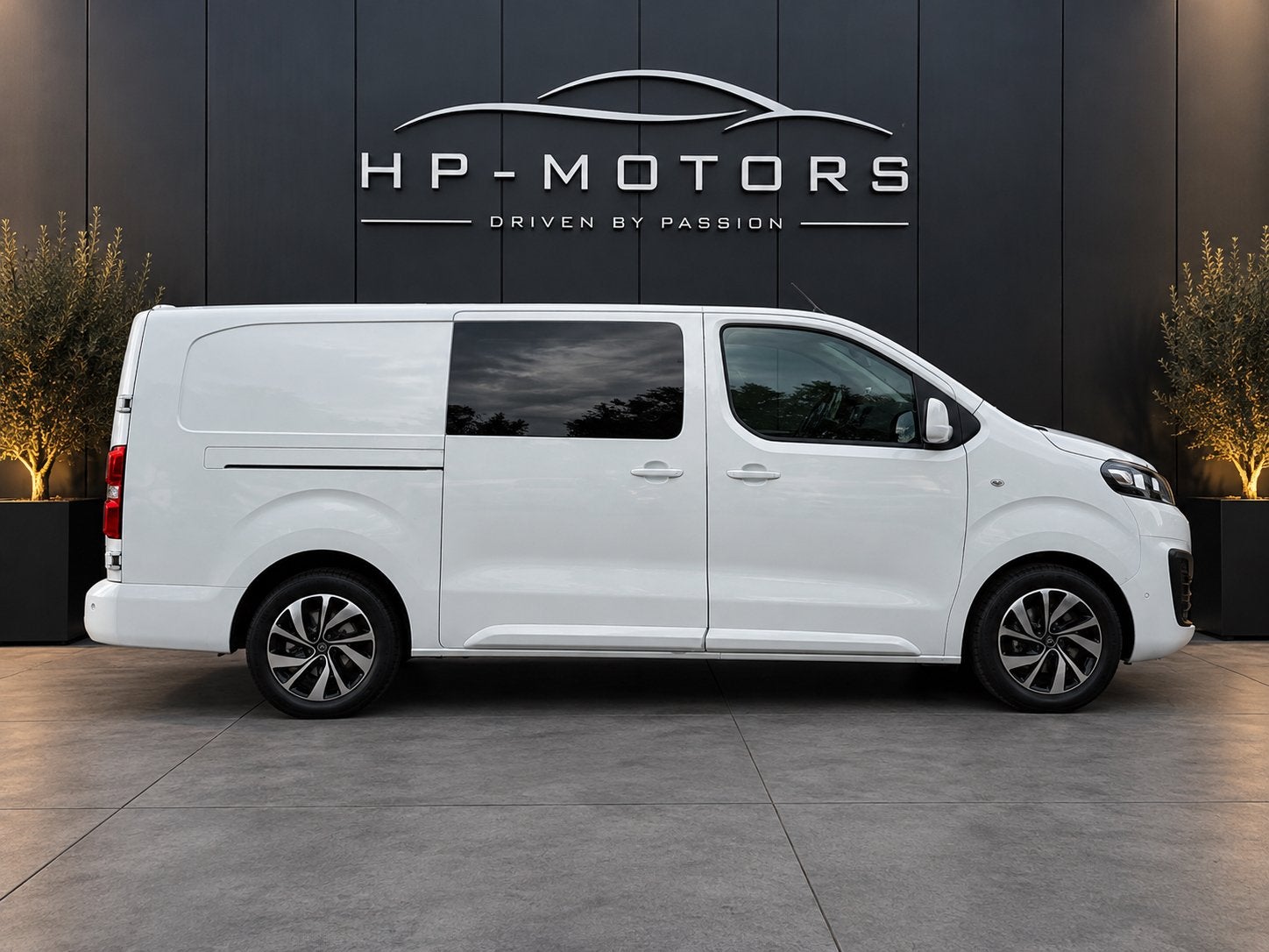 Citroën Jumpy - 2021 - 5 places - utilitaire léger - 2.0, Euro 6, Entreprise, Noir, 4 cylindres