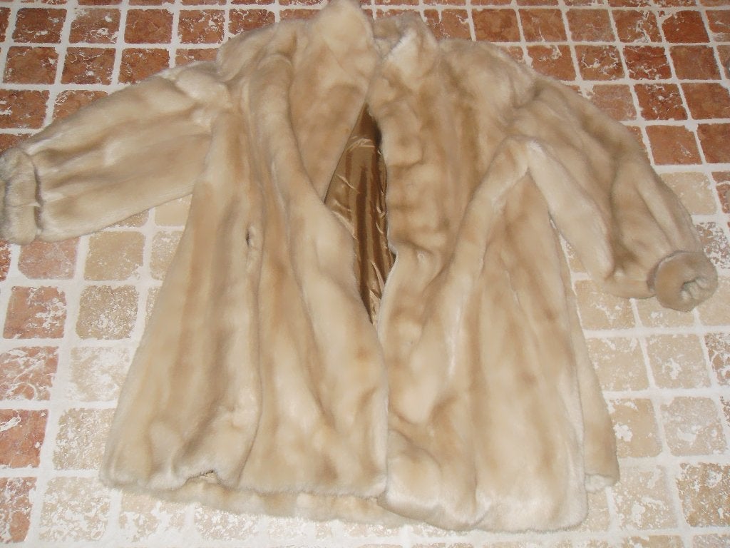 Beige bontjas, Kleding | Dames, Ophalen of Verzenden, Zo goed als nieuw, Maat 42/44 (L), Beige