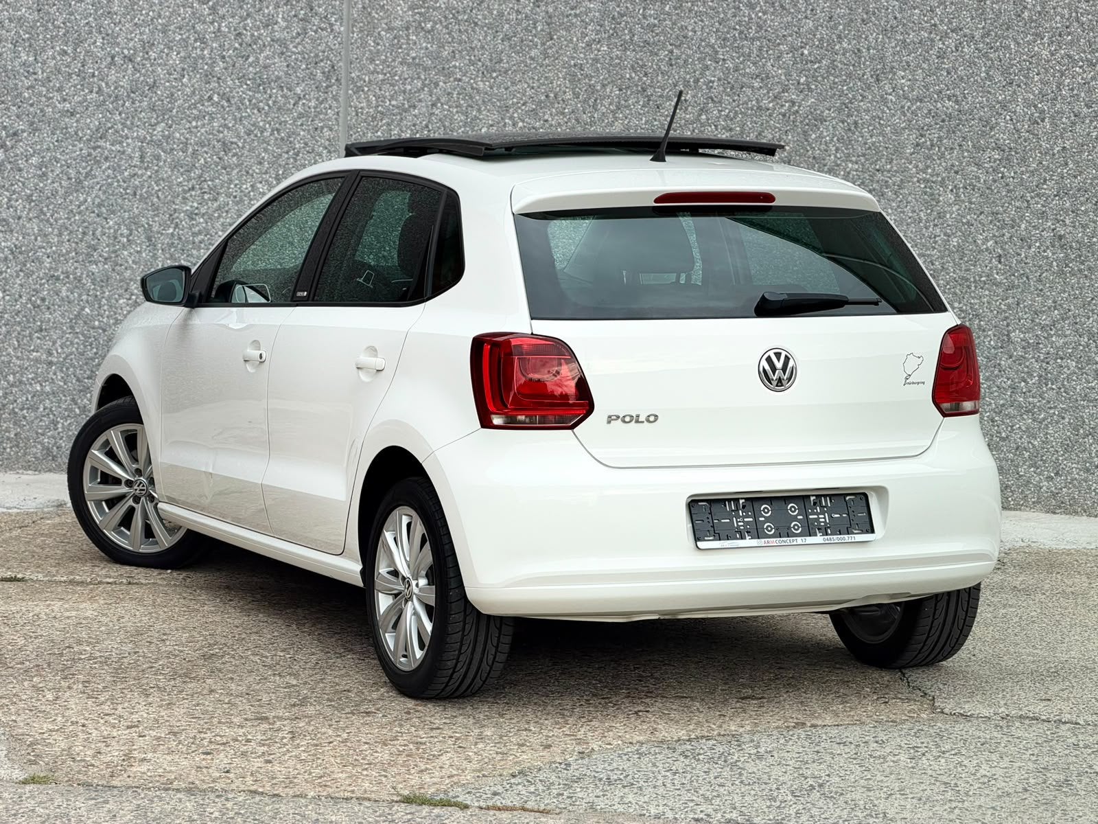 Volkswagen Polo 1.2 Essence Toit pano/CarPlay/garantie 1 an, Autos, Achat, Entreprise, Boîte manuelle, 5 portes