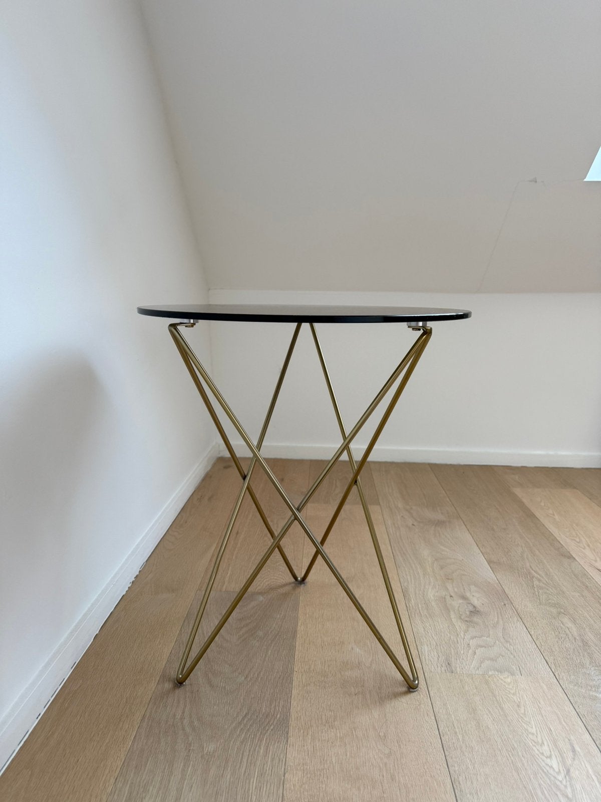 Bijzettafel Furnified, Rond, Ophalen, 45 tot 60 cm, Glas
