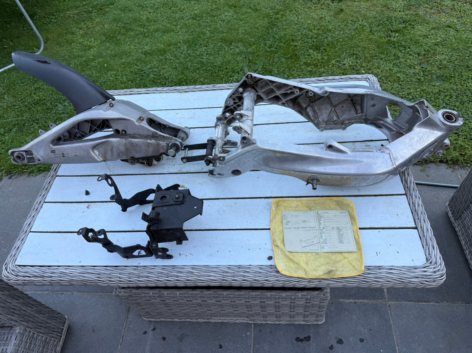 Aprilia rs 125  frame en achterbrug met papieren, Motoren, Ophalen