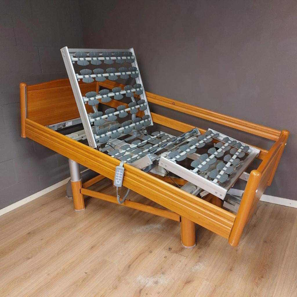 verpleegbed matrasmaat 90 x 210 cm, Duits merk Volker, Enlèvement, Utilisé