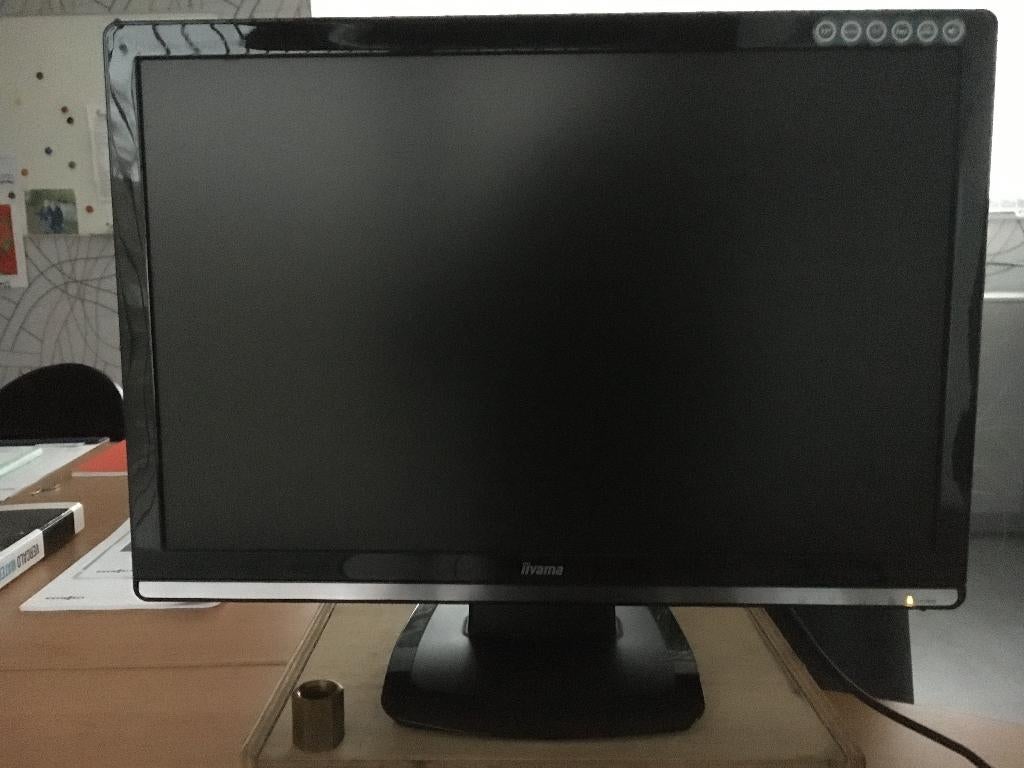 beeldschermen 22 inch en 24 inch, Computers en Software, Monitoren, Ophalen, Zo goed als nieuw, Iiyama, LED