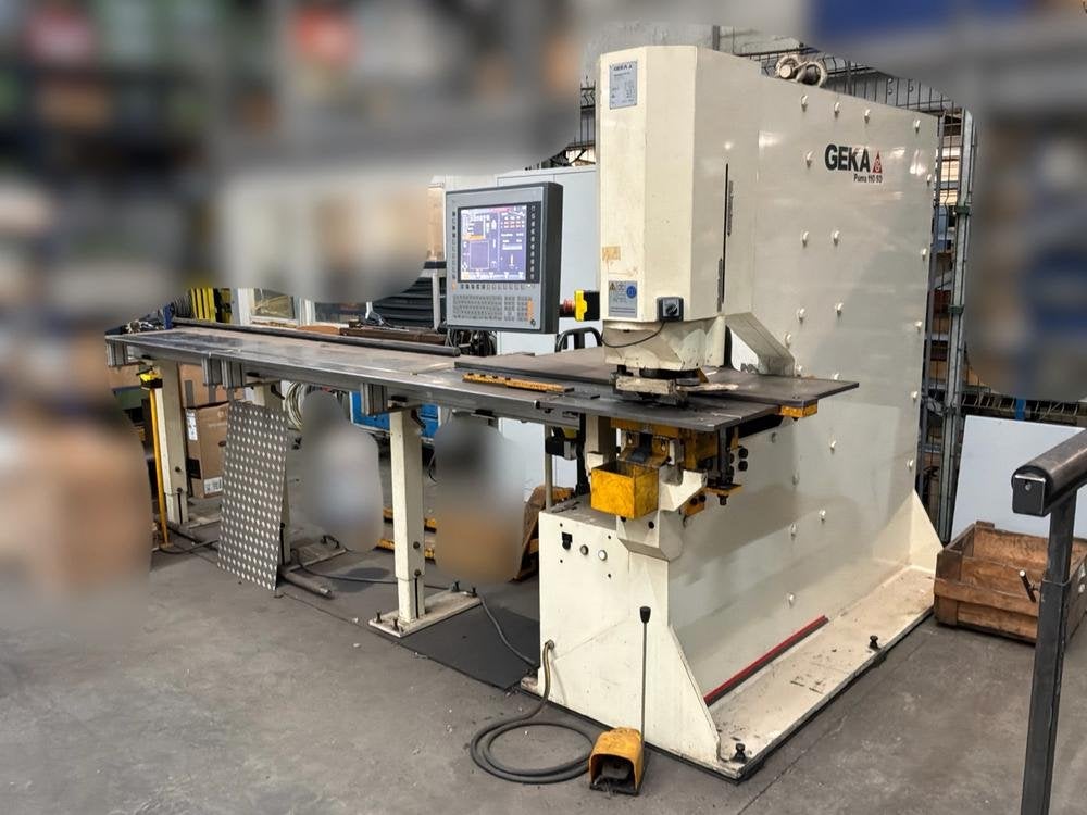 2016 Geka Puma 110 SD machine polyvalente de poinçonnage et