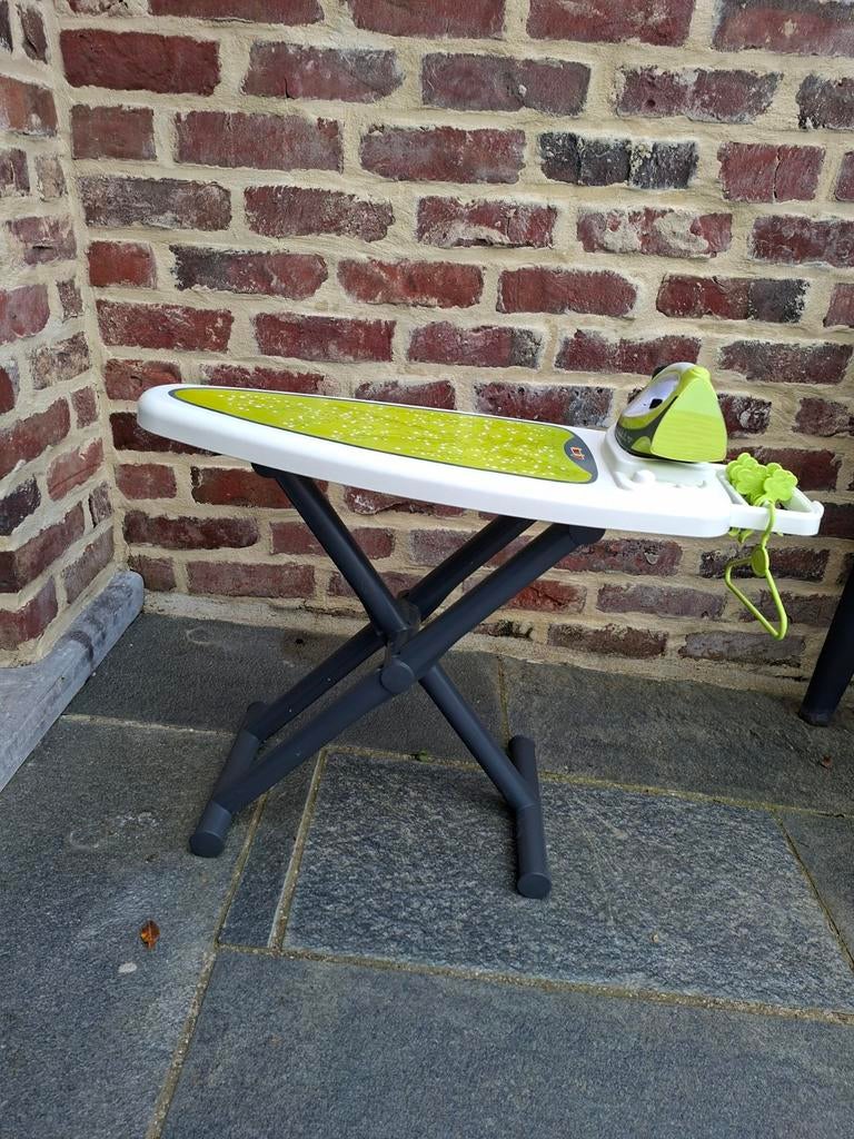 Speelgoed strijkplank en strijkijzer, Ophalen