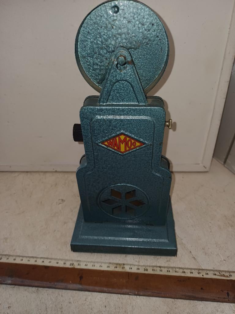 handprojector met oud speelgoed +bat + elec, Antiek en Kunst, Ophalen of Verzenden