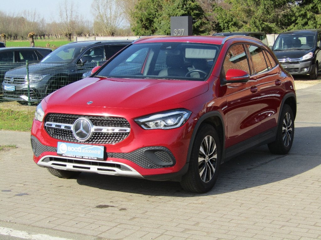 Mercedes GLA 180 benzine Automaat, 4 cilinders, 1333 cc, Leder, Bedrijf