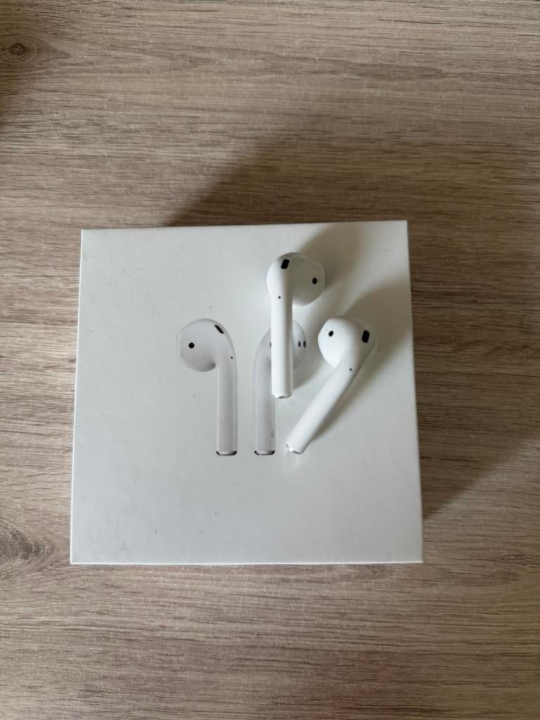 Airpods Gen 2 oortjes enkel, Telecommunicatie, Ophalen, Zo goed als nieuw
