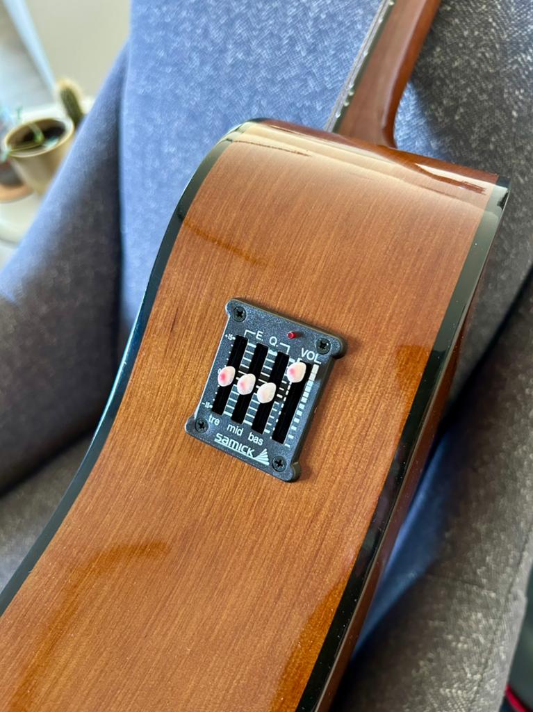 Semi akoestische gitaar Samick met draagtas (als nieuw), Ophalen, Zo goed als nieuw