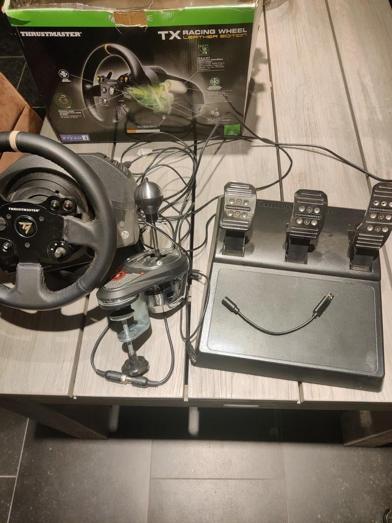 Thrustmaster TX racing wheel met shifter 7 versnellingen, Ophalen