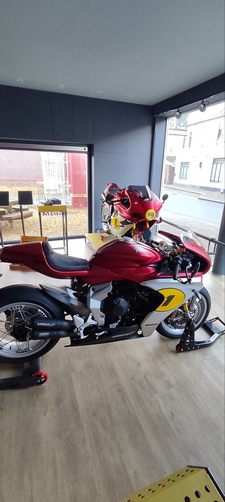 MV Agusta Superveloce 800 AGO, Motos, ABS, Permis Moto A, Plus de 35 kW, 800 cm³