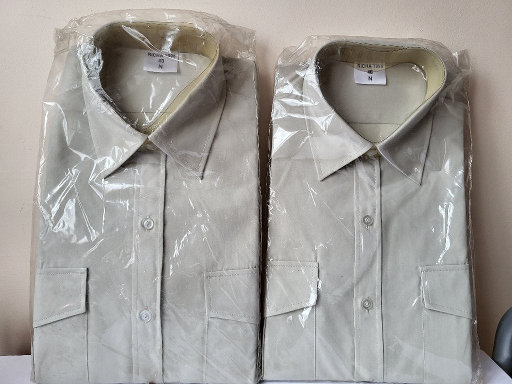 Lot 2 Chemises Armée Belge - Neuves 1995 (Taille 40N / M), Enlèvement ou Envoi