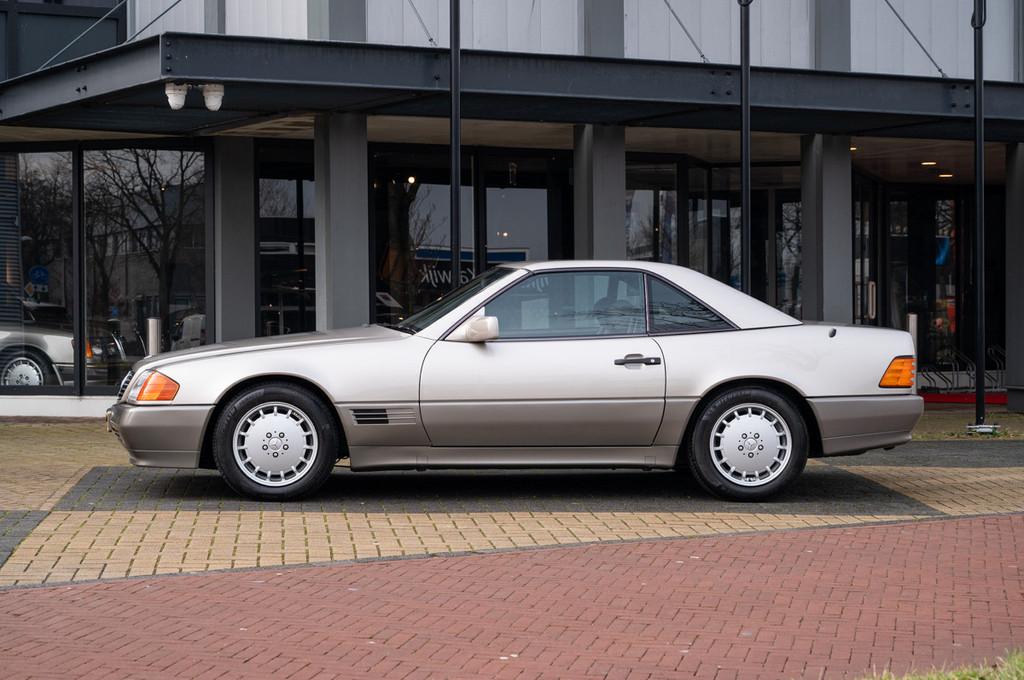 Mercedes-Benz SL-Klasse 300 SL-24 ( R129 ) (automatique), Argent ou Gris, Achat, Entreprise, Toit ouvrant