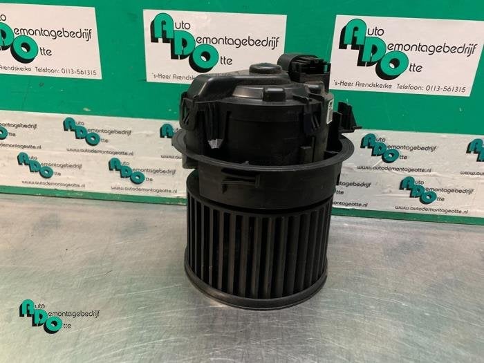Moteur de ventilation chauffage d'un Peugeot 208 (208 12-), Autos : Pièces & Accessoires, -, 3 mois de garantie, Utilisé, -