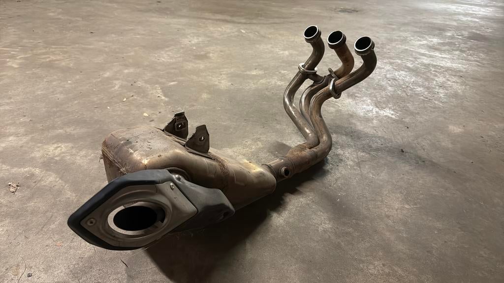 Échappement origine Yamaha mt09 - 2017, Motos, Enlèvement, Utilisé